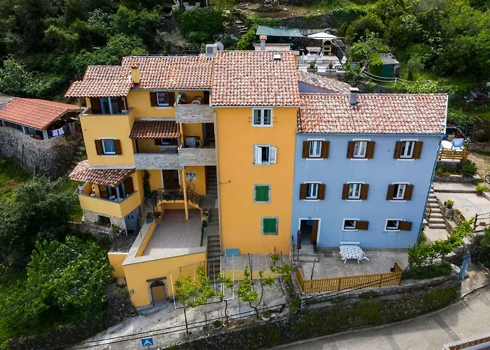 Apartments And Rooms Roberto B.