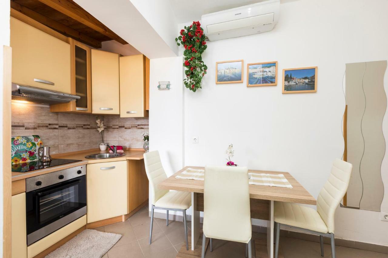 And Roberto B. Apartment Valun